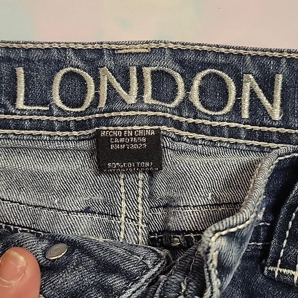 London Ripped Jeans - Picture 5 of 5